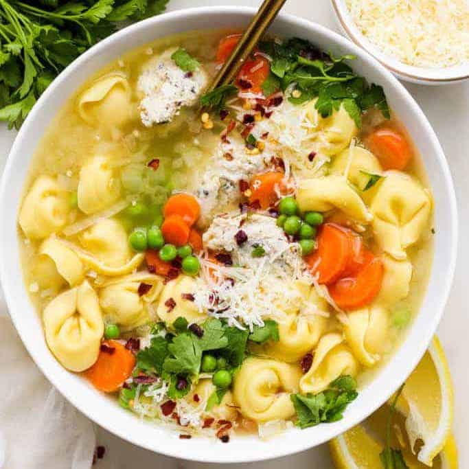 Easy 30-Minute One-Pot Lemon Tortellini Soup Recipe